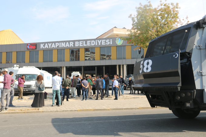 Van ve Diyarbakır'da dört ilçeye kayyım atandı